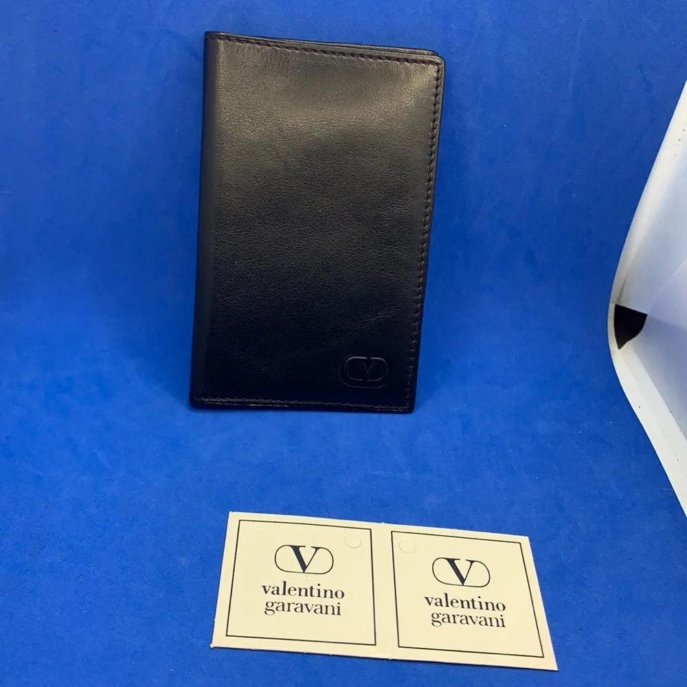 Dead stock‎ Valentino Garavani black Leather Card Holder